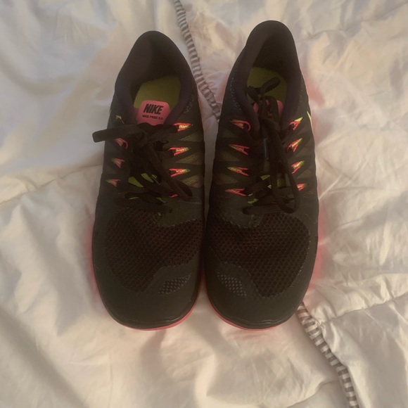 Nike sneakers - Picture 2 of 3